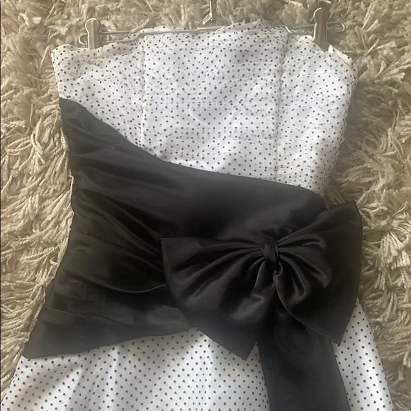 Formal Dress - Picture 2 of 4